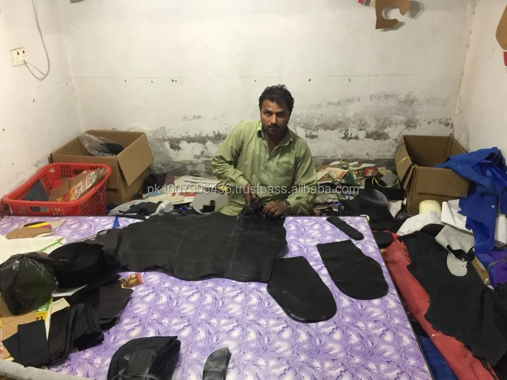 New OEM Wholesale Design Special Training  leather Boxing Gloves Muay Thai Fighting Gloves