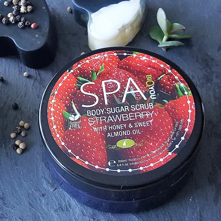 Wholesale Private Label NATURAL MASSAGE SUGAR BODY EXFOLIATING  SCRUB STRAWBERRY  with poppies and sweet almond oil