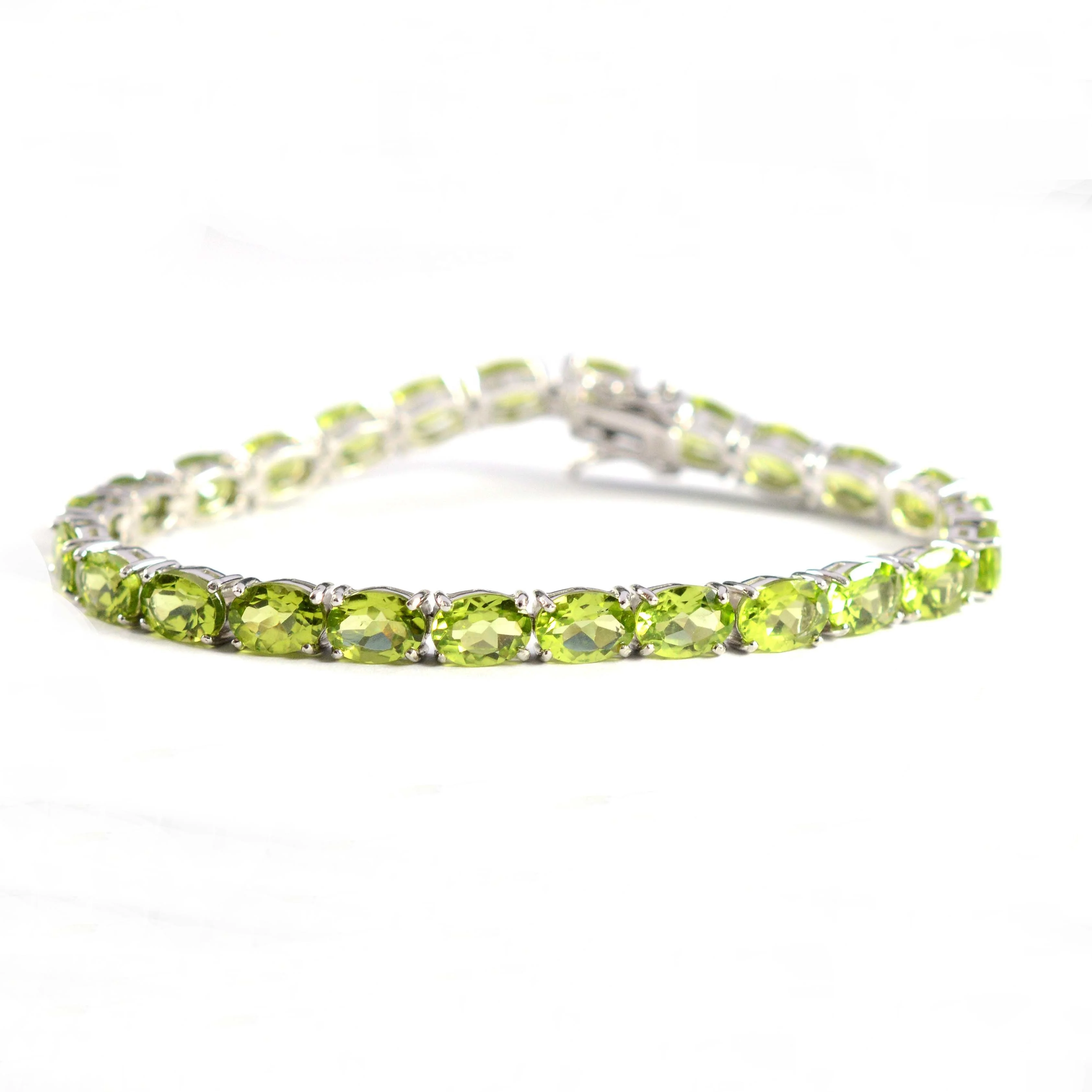 Handcrafted 925 sterling silver jewelry natural peridot gemstone tennis bracelet wholesaler