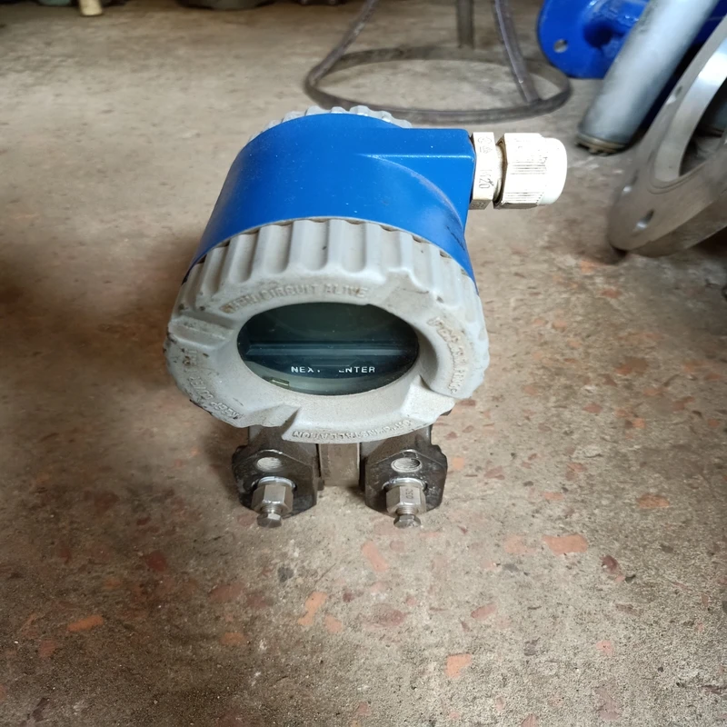 Foxboro Differential Pressure Transmitter Series IDP10