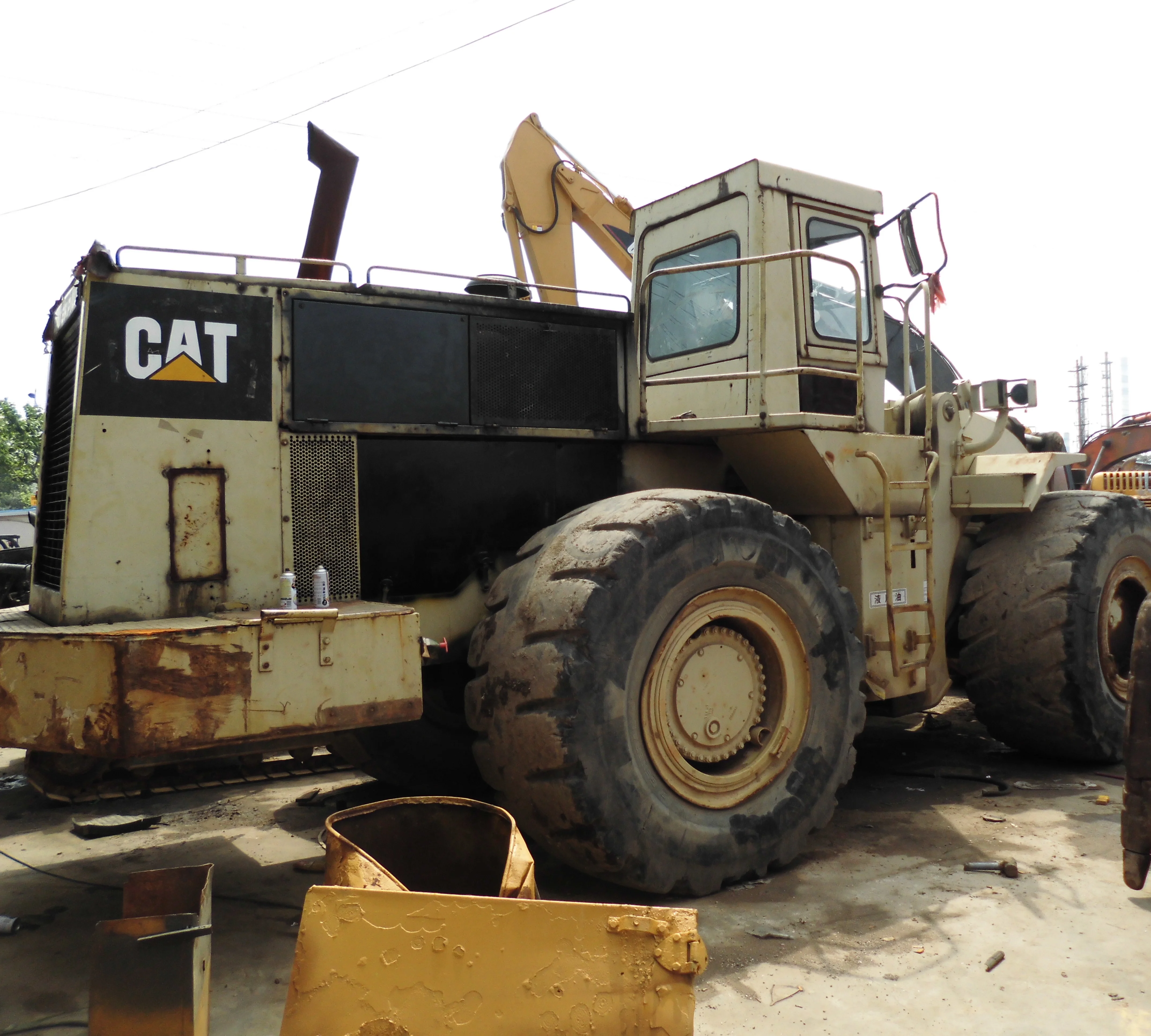 Used Japan 988b Wheel Loader Earth-Moving Construction Machinery for Sale