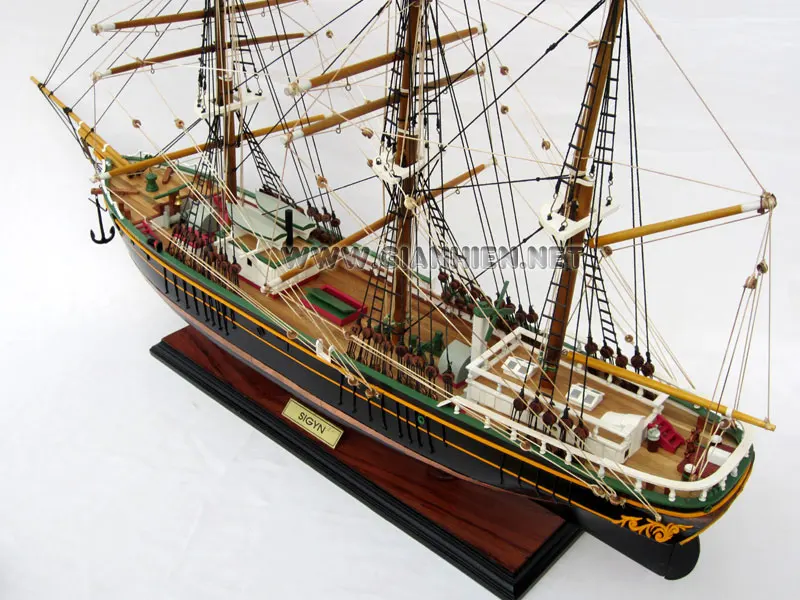 SIGYN WOODEN MODEL SHIP - HISTORIC SHIP