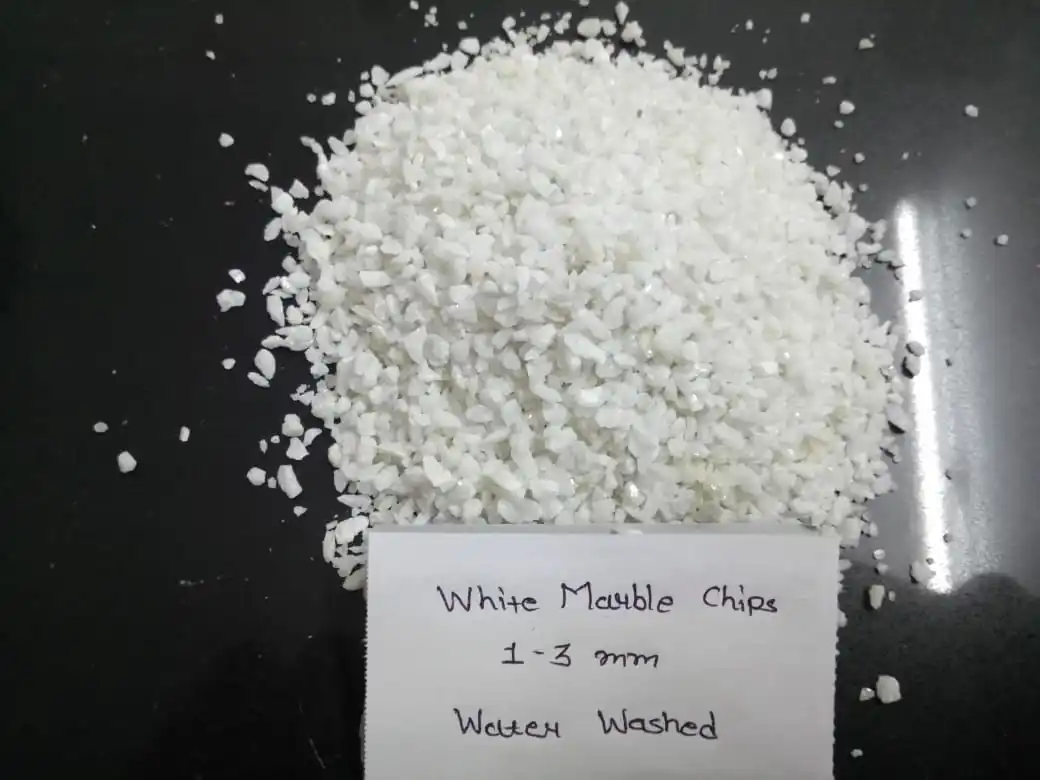 Aggregate chips & gravels or crushed marble colored stone for construction industries use