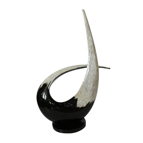 
Lacquer sculpture with Bufallo Design 