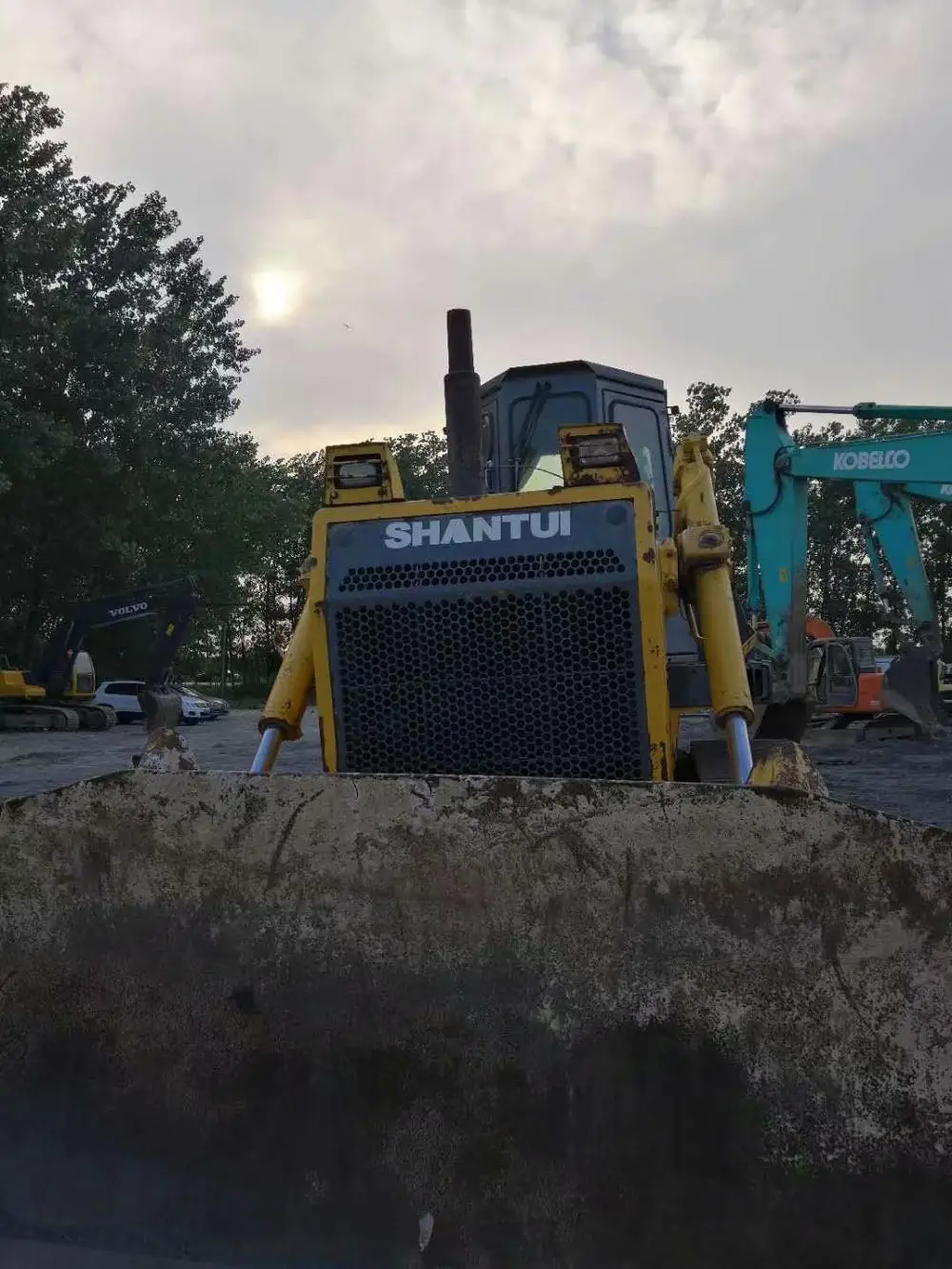 Cheapest Price Used Shantui SD32 SD22 Bulldozer For Sale Mini Bulldozer 37.2T