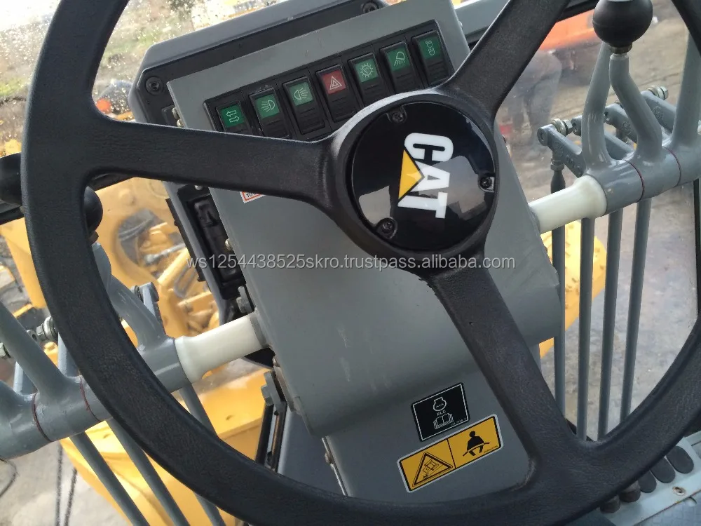 Почти новый б/у автогрейдер caterpillar 140k