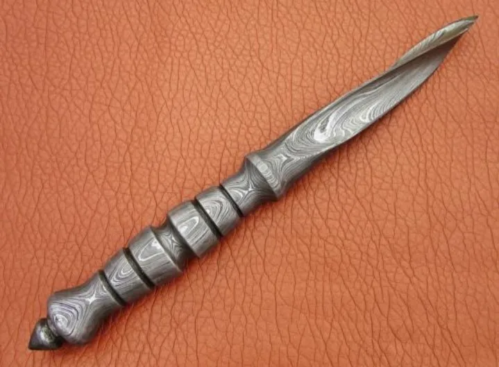 DT-18-SK228 Damascus Steel Tri Dagger With Sharp Edges