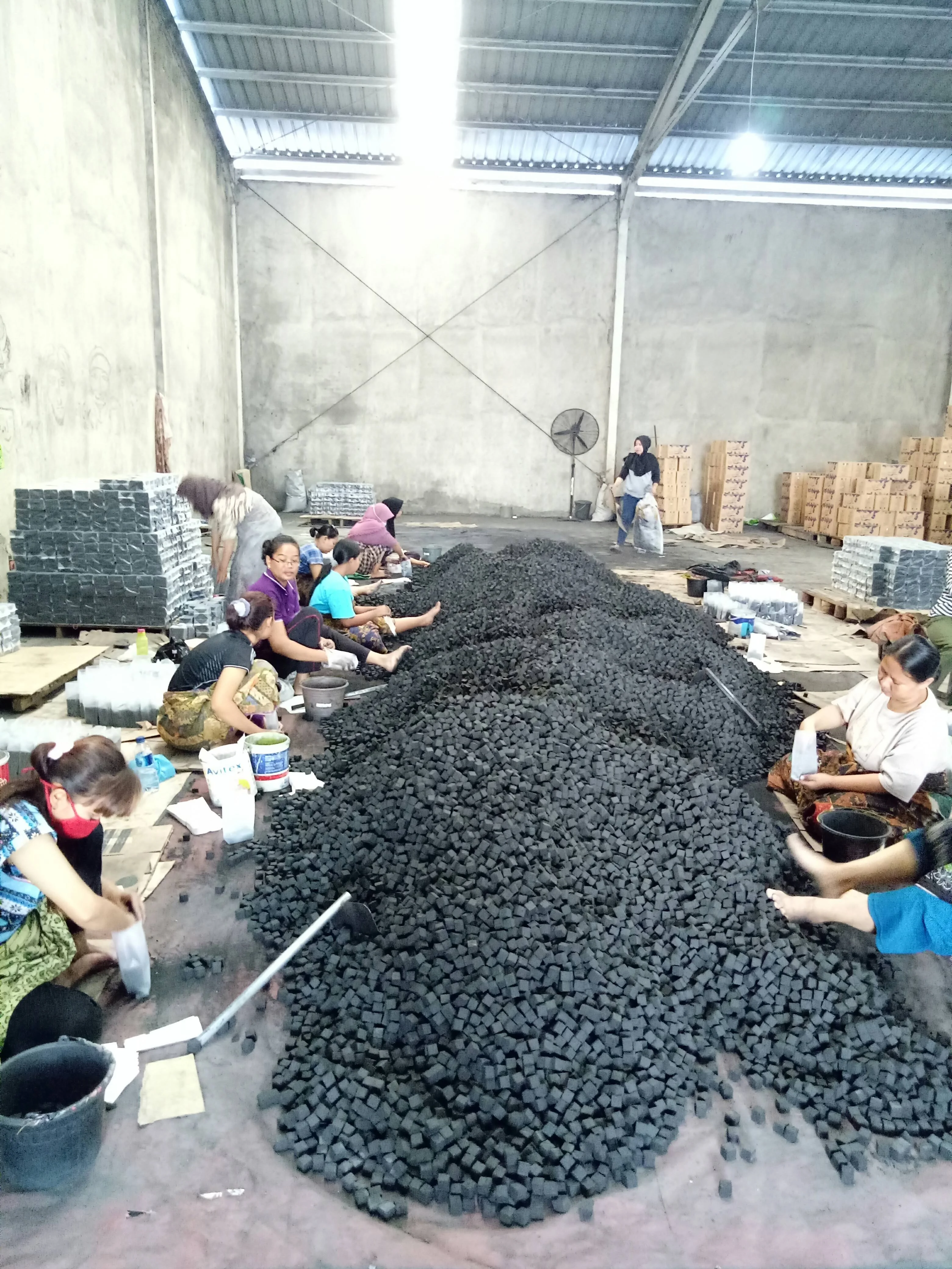 Factory Price High Quality White Ash Hookah Shisha Brquettes Coconut Shell Charcoal