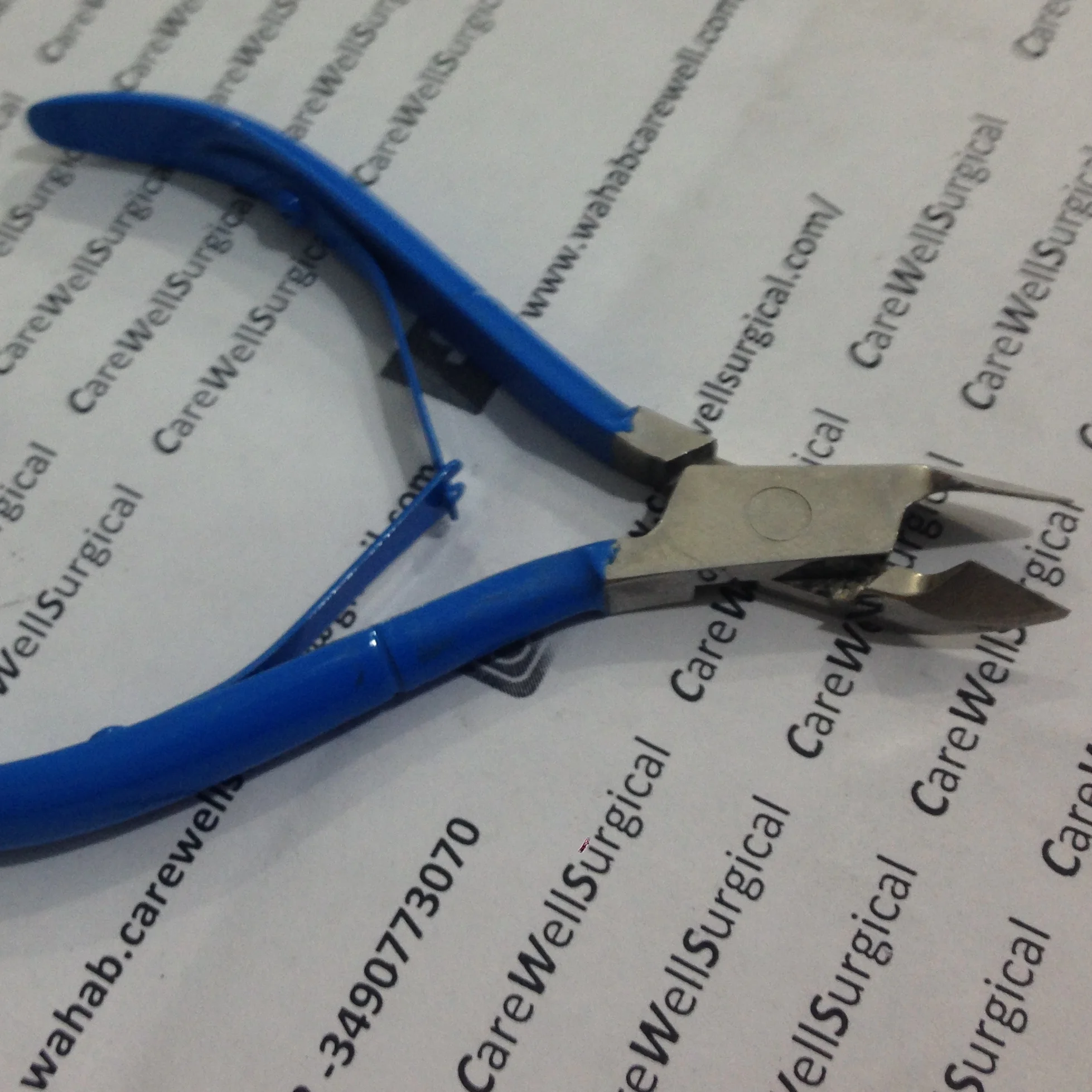 
Titanium nail nipper+cuticle nipper rubber coating Non-slip handle 