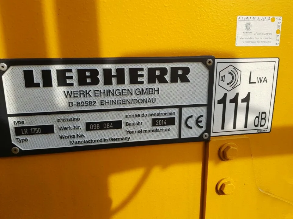 
[ Winwin Used Machinery ] Used Crawler Crane 750ton LIEBHERR LR1750 2014yr For sale 
