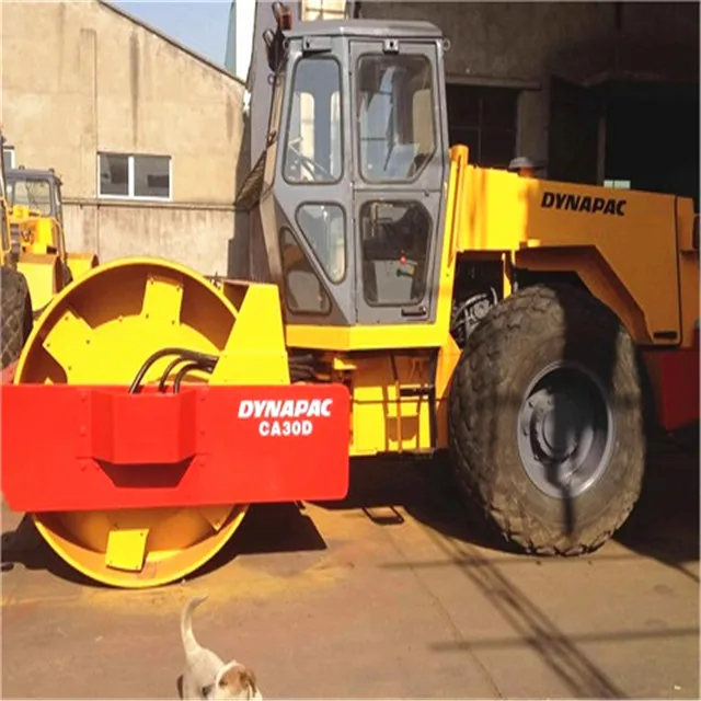 Используемый Вибрационный дорожный каток Dynapac CA30D для