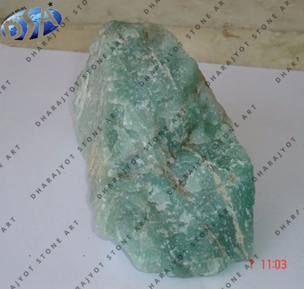 Грубый зеленый свет авантюрин