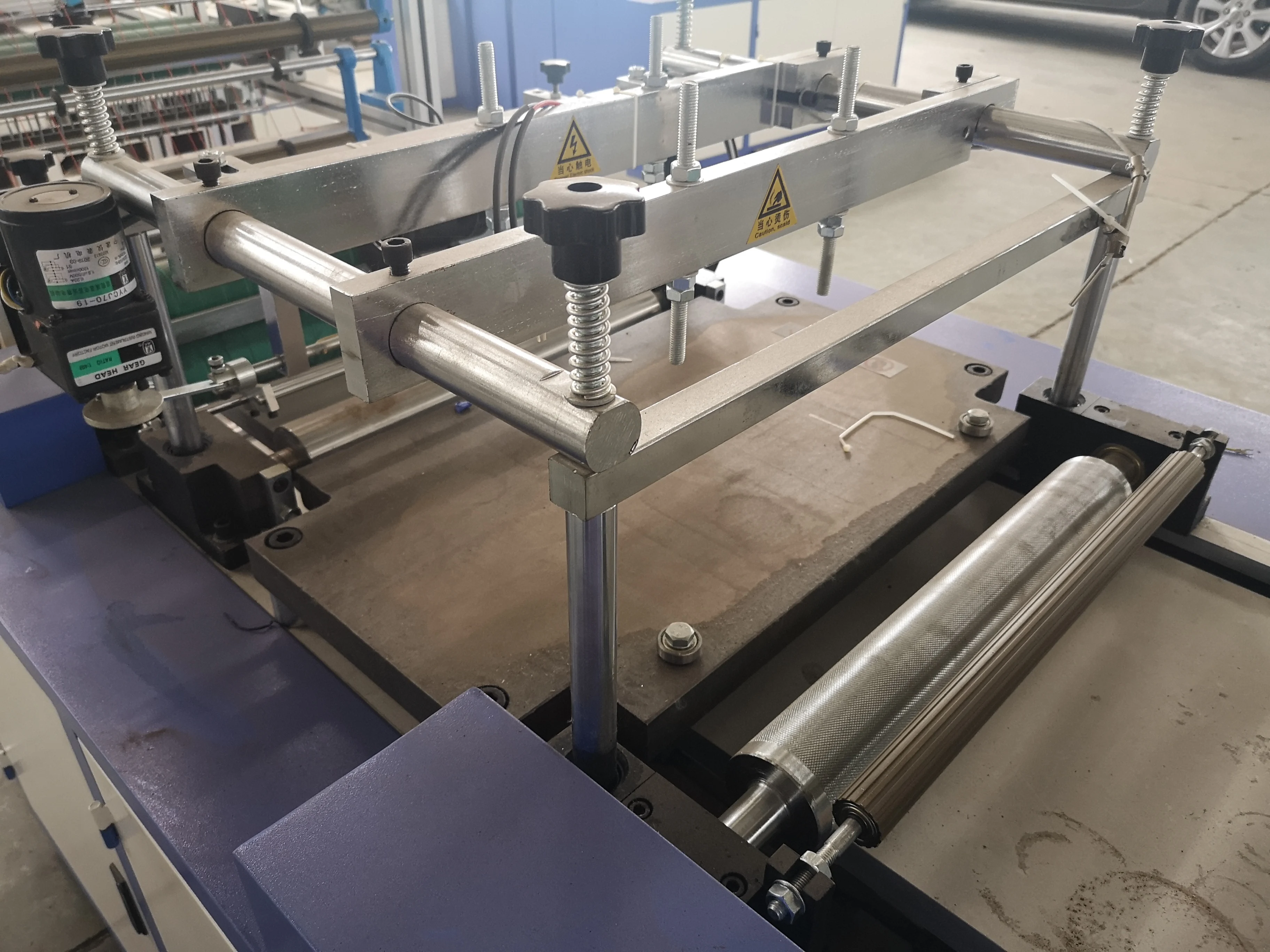 China full automatic plastic  glove manufacturing machine to make glove