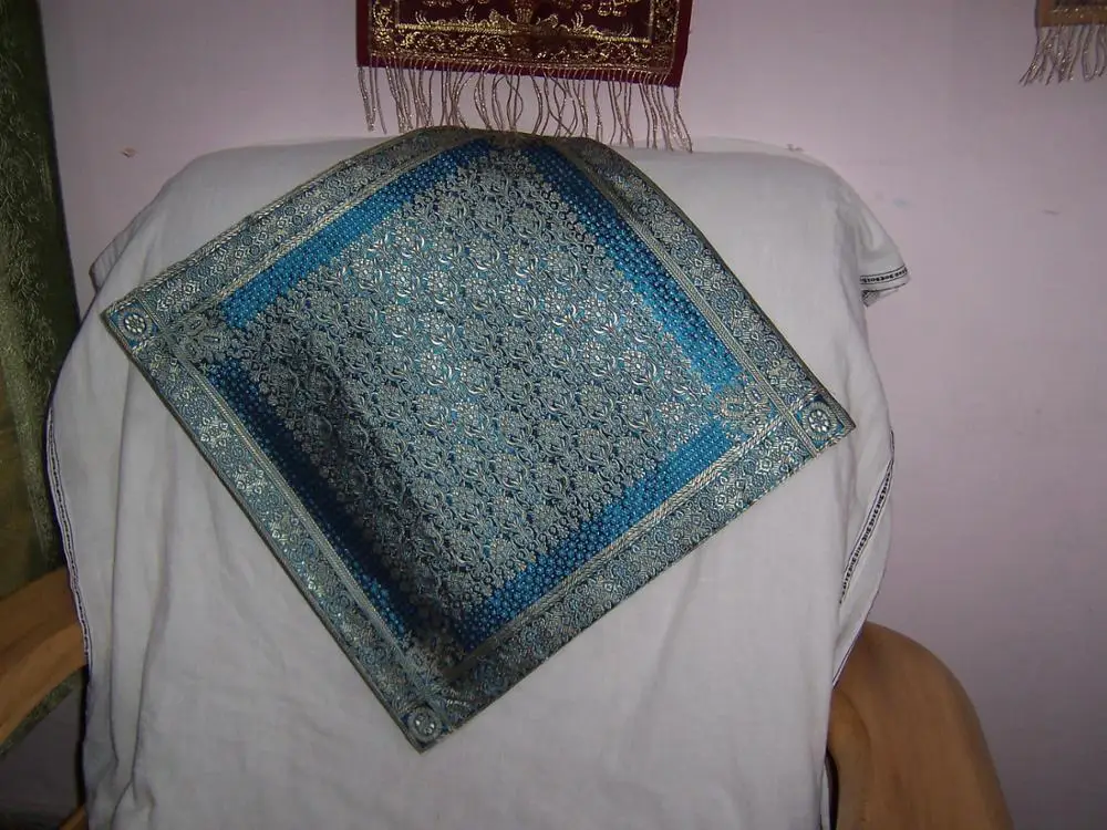 CUSHION COVER WITH EMBROIDERY WORK FOR HOME/HOTEL DECORATION ON SALE