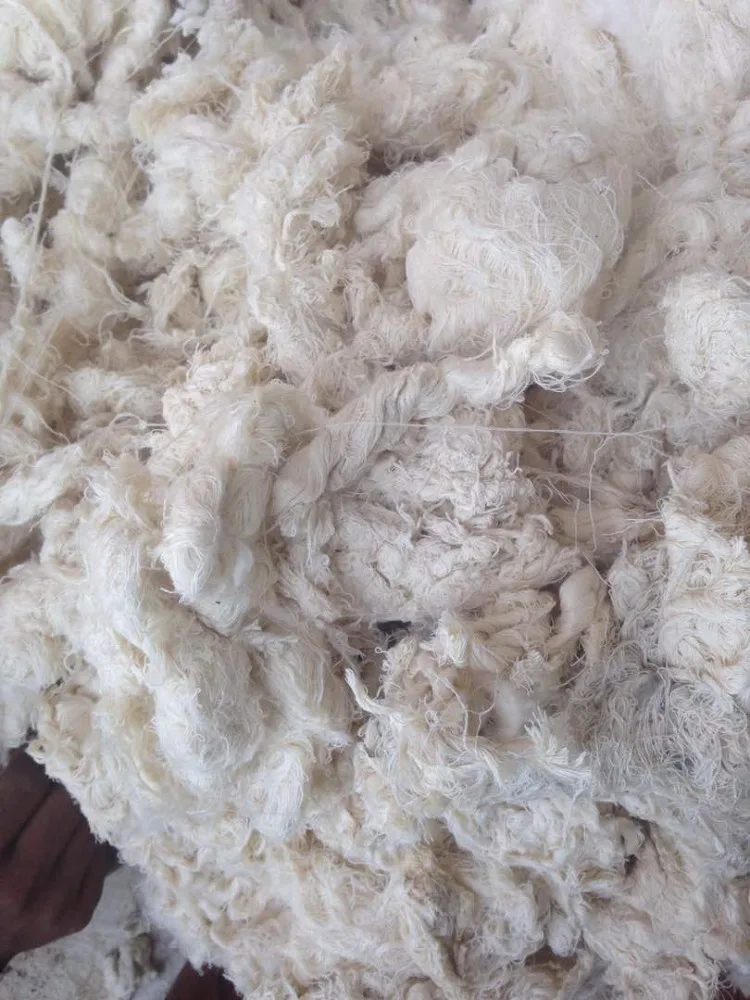 
WHITE COTTON YARN WASTE 