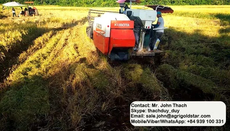KUBOTA COMBINE HARVESTER DC70 Plus