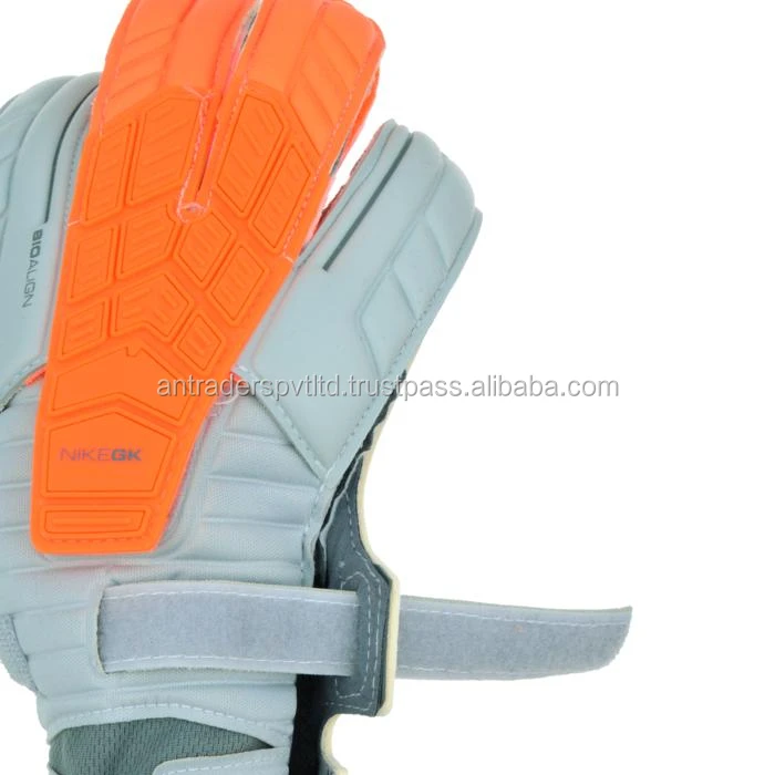 OEM ODM 2018 top quality custom socce football goalkeeper gloves