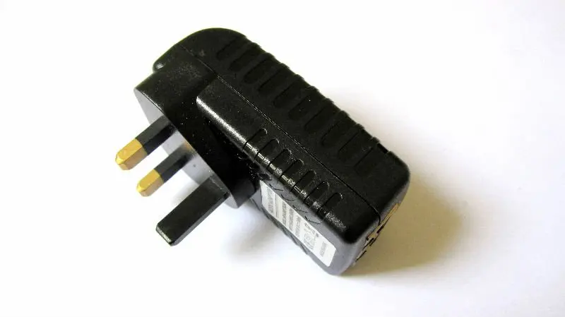 
1 Port PoE Injector US UK EU plug 24V 1A Wall Mount RJ45 PoE Power Adapter for Access Point IP camera IP phones 