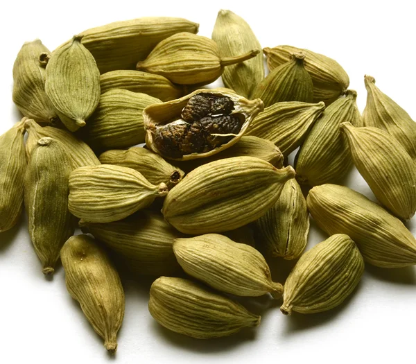 Best Selling Dried Spice Black Cardamom at Attractive Rate/VIETNAM DRIED BLACK CARDAMOM EXPORTER