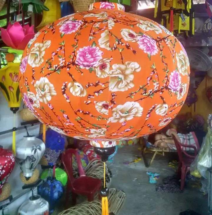 Шелковый фонарь из Вьетнама красивый