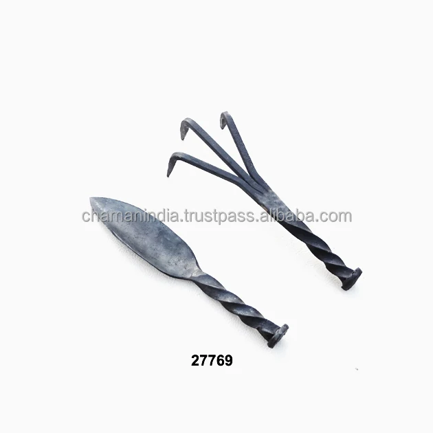 Spike Twisted Hand Forged Garden Tool Set of 2 Pcs