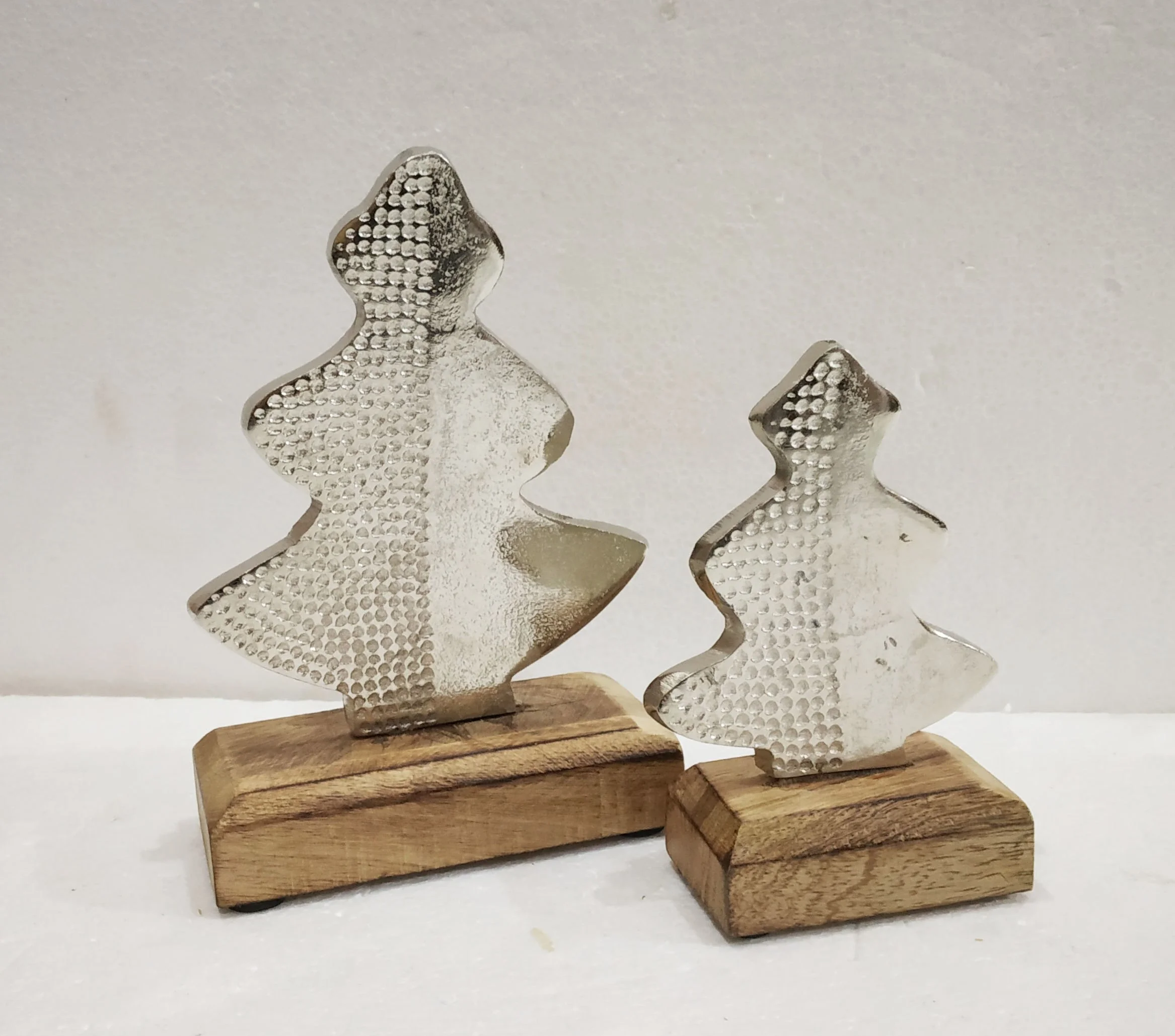 Shiny Small Christmas Tree and Table Xmas Tree Christmas Decoration With Customized Color And Sizes