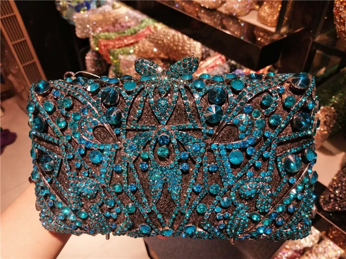 DB862 red lips clutch bag