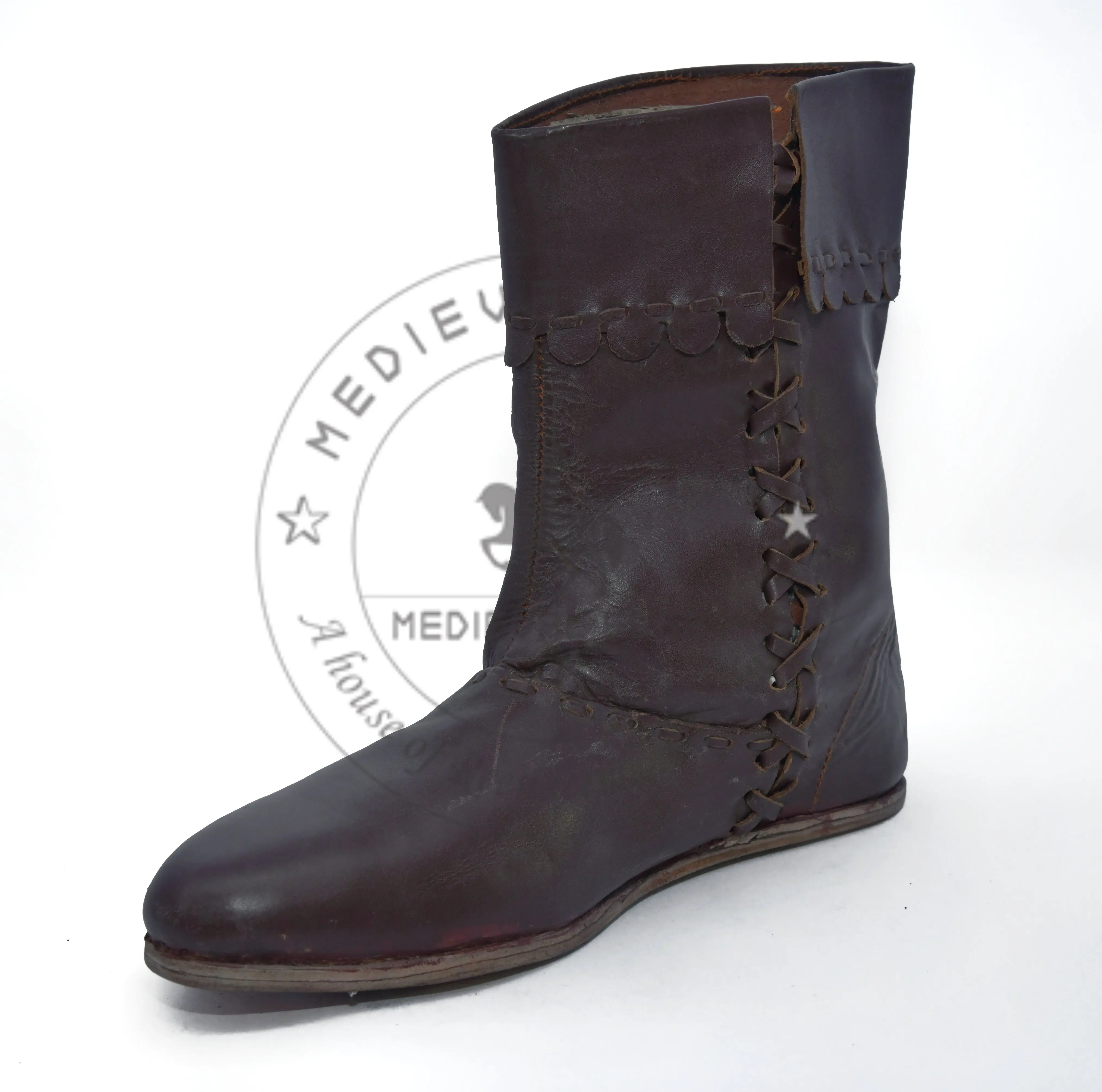 Самые продаваемые мужские кожаные ботинки в средневековом стиле 14-го века по доступной цене