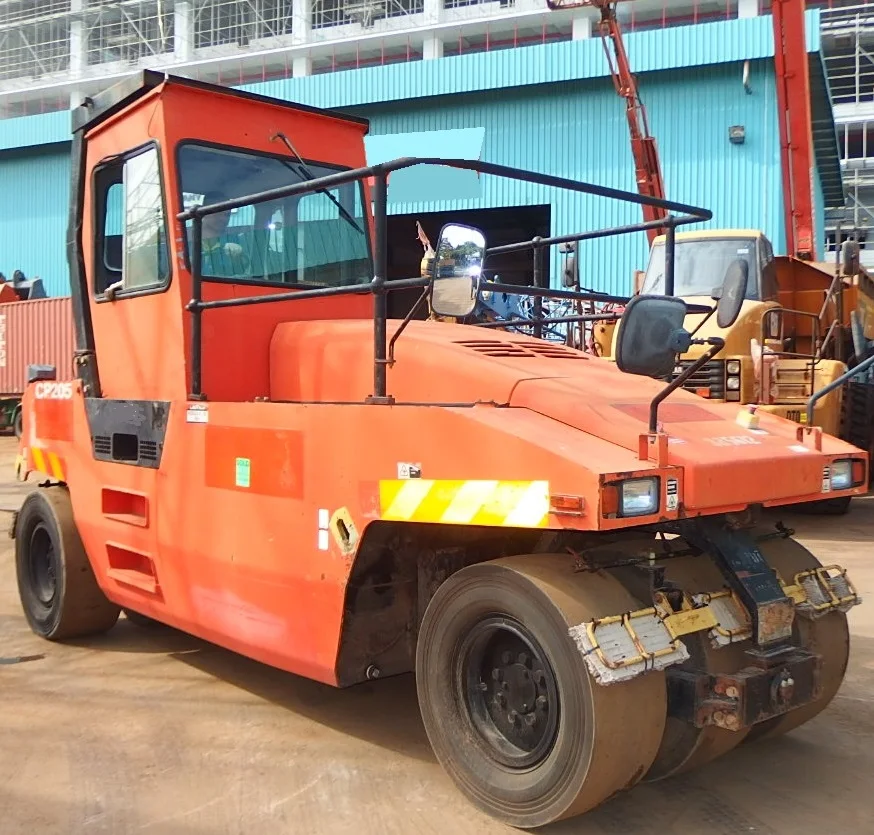 
DYNAPAC CP205, PNEUMATIC TIRE ROLLER 