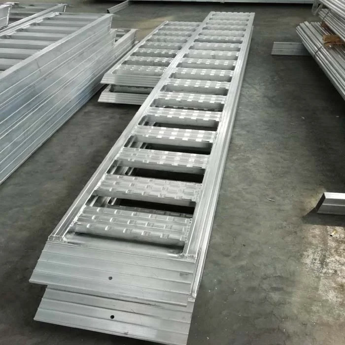 Heavy duty aluminum loading ramps