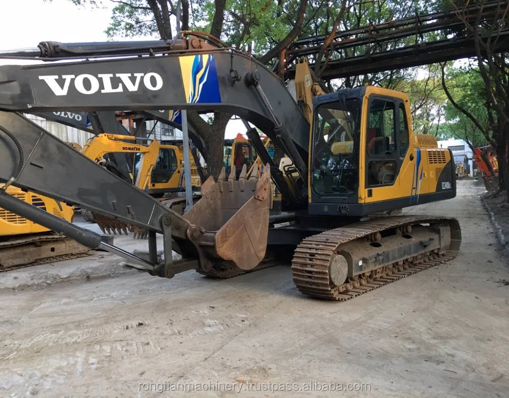 Running condition 24t Japanese used volvo EC240 excavator for sale in Shanghai site