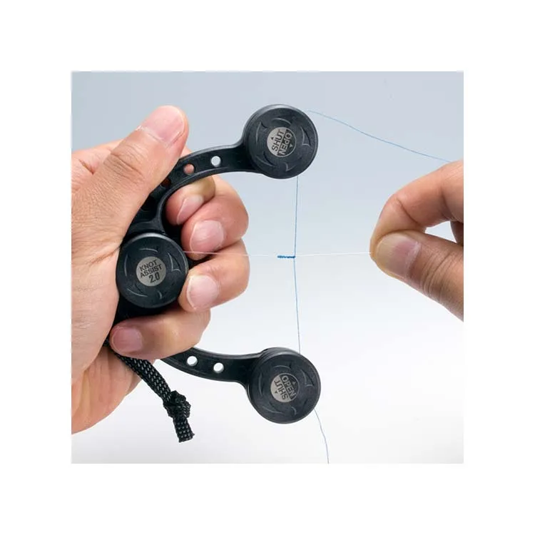 Japanese Daiichiseiko fast fishing knot tying tool to leader line with the FK Knot