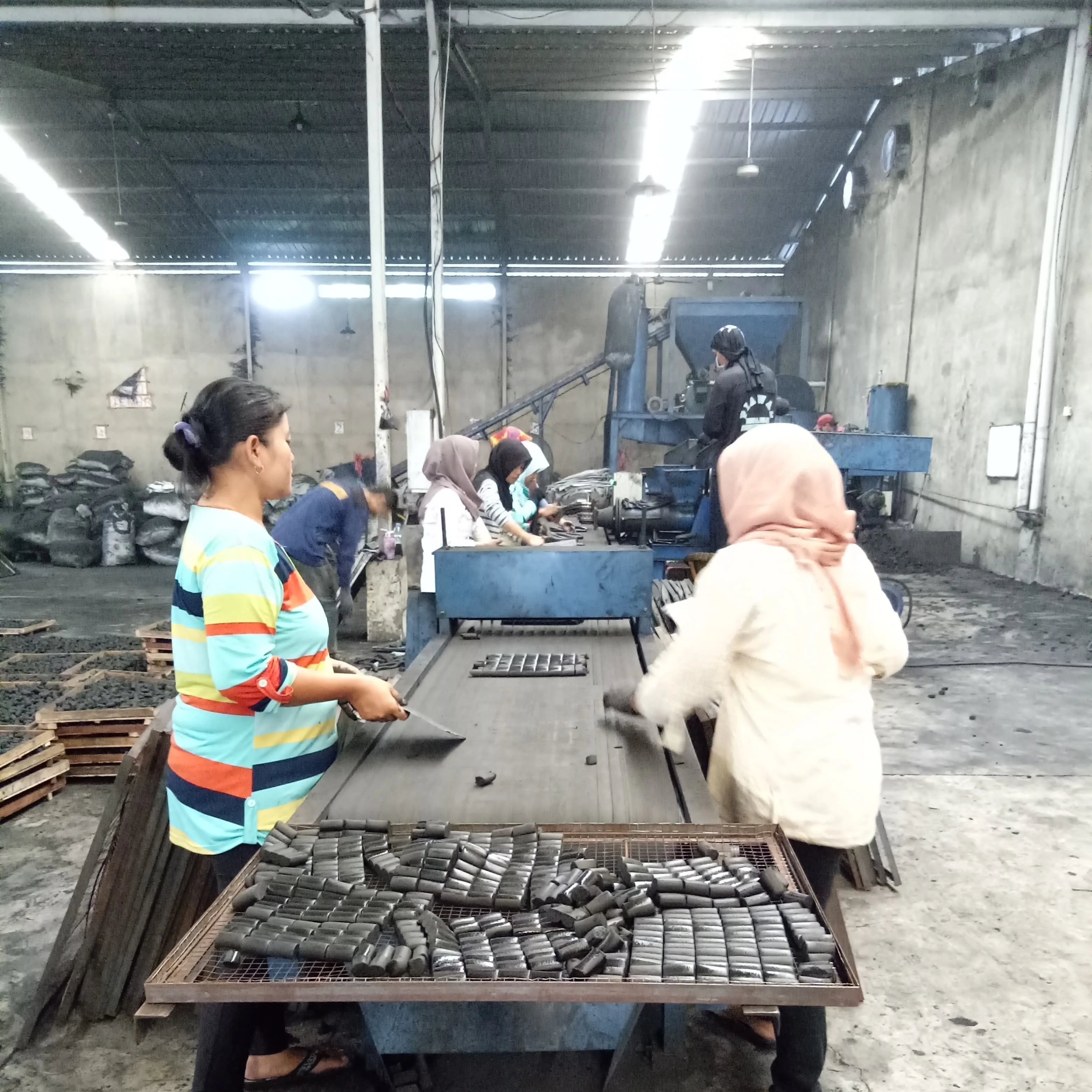 
Natural Hookah Coal Coconut Shell From Indonesia 