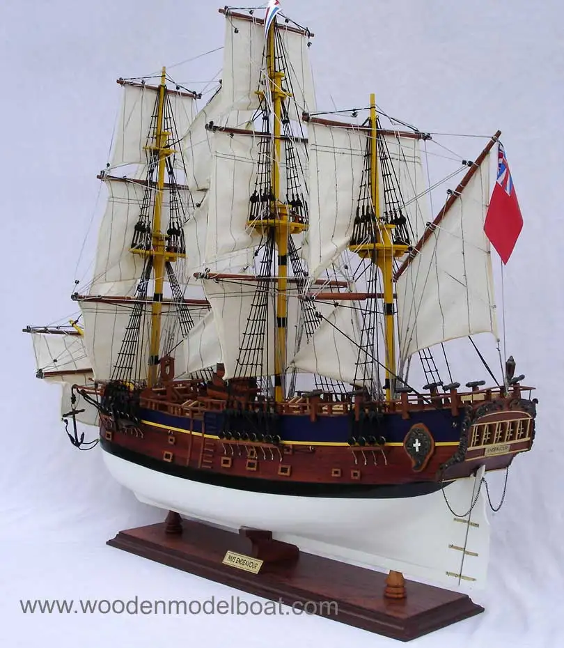 HMS /HM BARK ENDEAVOUR PAINTED WOODEN MODEL BOAT_ WOODEN HANDICRAFT MODEL