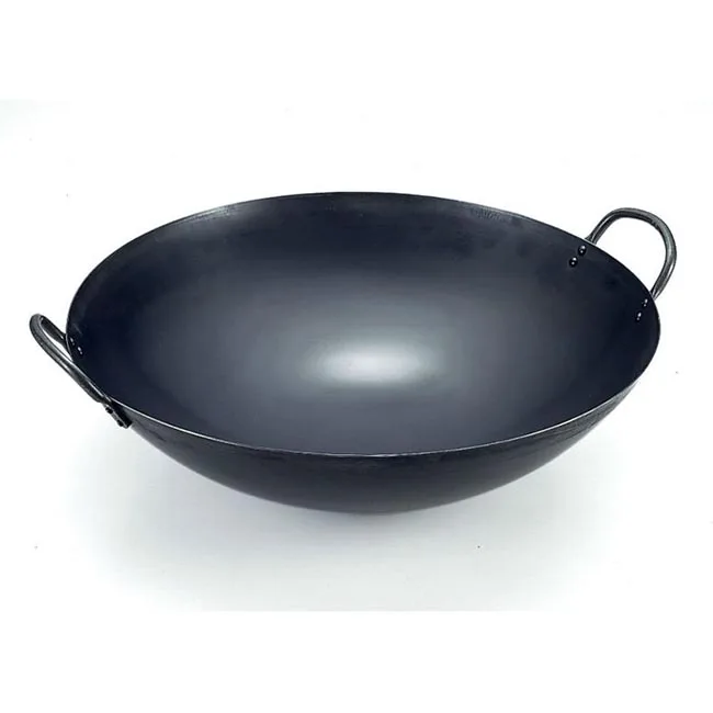 The iron wok of 36cm(14.17in) can make penang curry in a short period of time