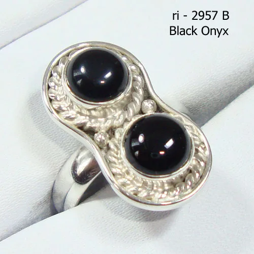  Кольца из серебра 925 пробы с черным