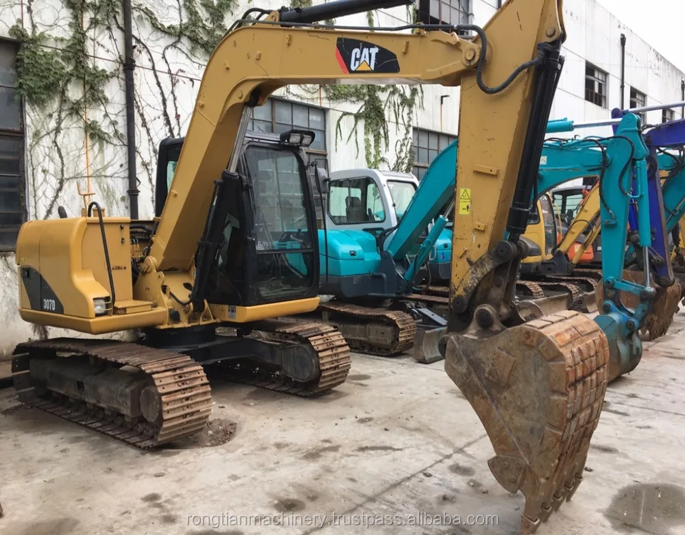 Durable Secondhand Machine original Cat 307 Excavator from Japan in yard for sale