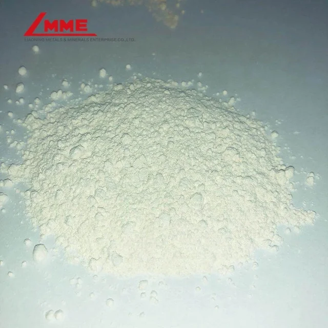 Lightly calcined magnesite for stone grinding