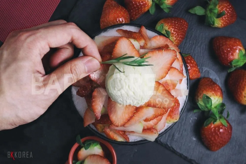 Fast Hi-Tech User-Friendly Snow Ice Bingsu Machine From Korea