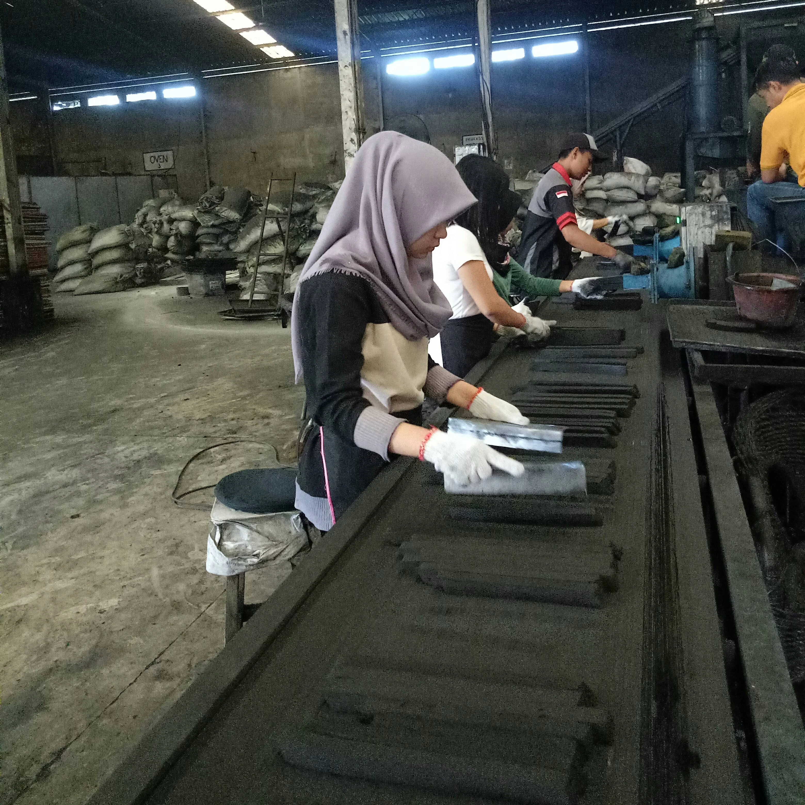 ATTRACTIVE PRICE Coal Coconut Charcoal From Indonesia Hookah Coconut Shell Charcoal