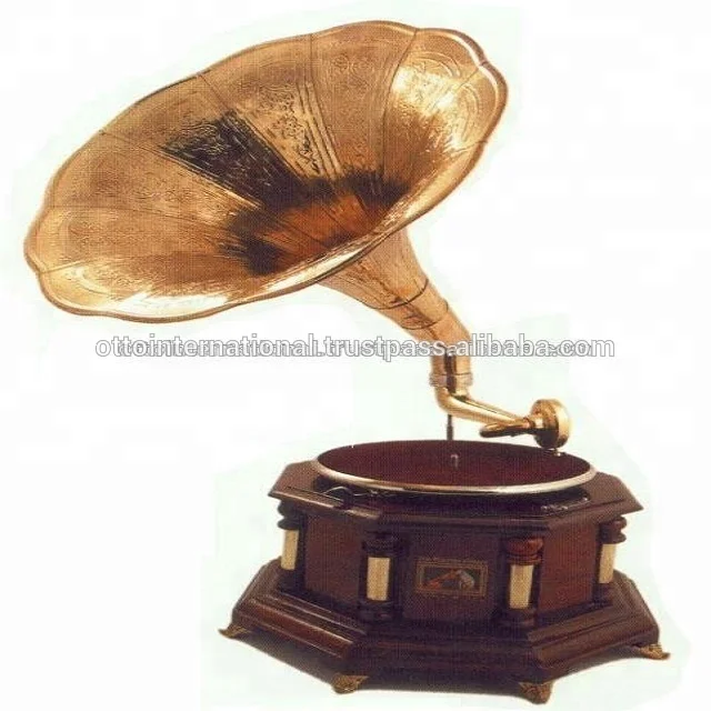 Nautical Antique Large Gramophone It will look great around your home as well as making beautiful centre piece for your tables.