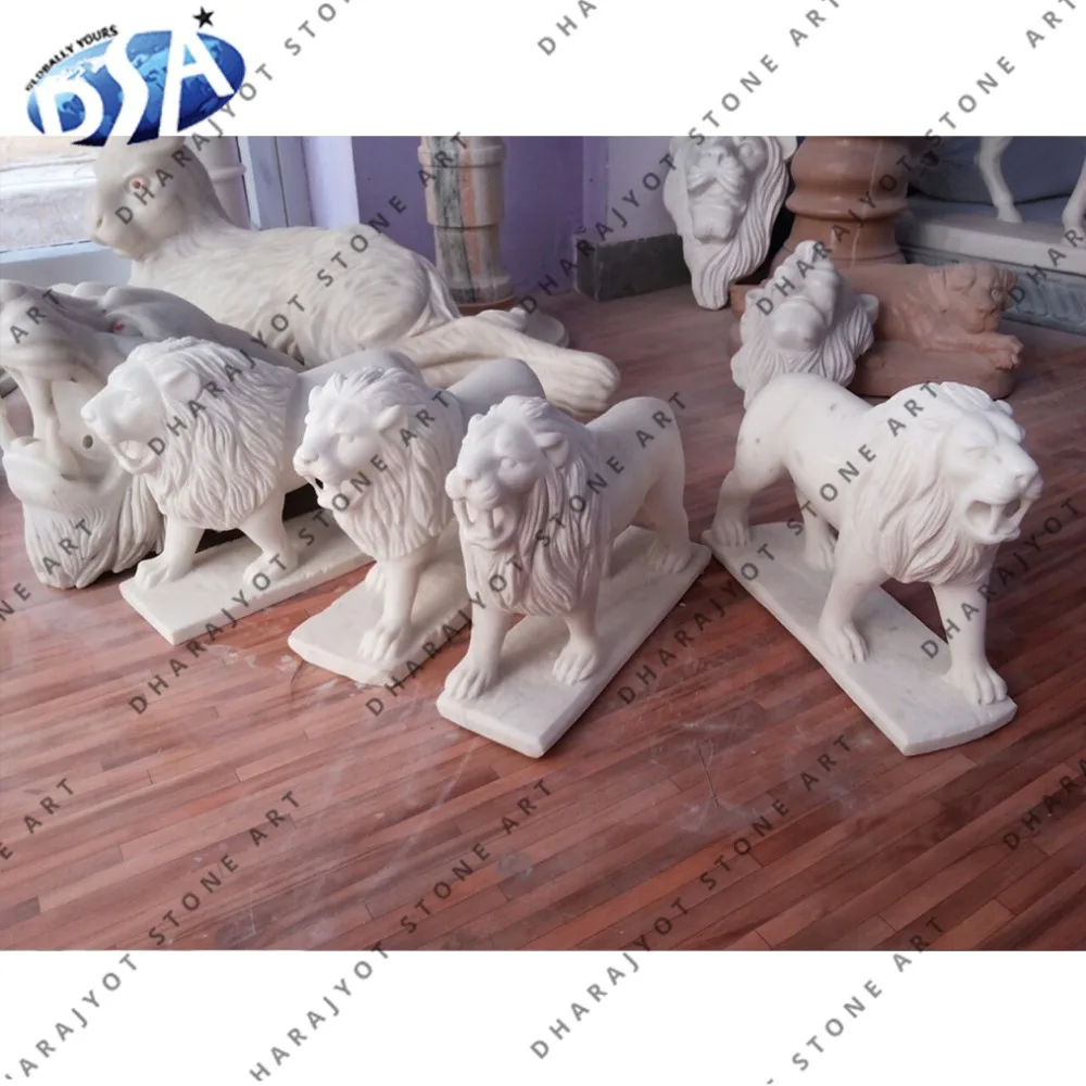 Красивая декоративная статуя из белого песчаника