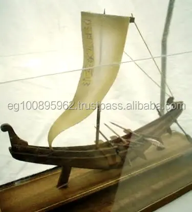 Модель солнцезащитной лодки в стиле древнего египетского искусства