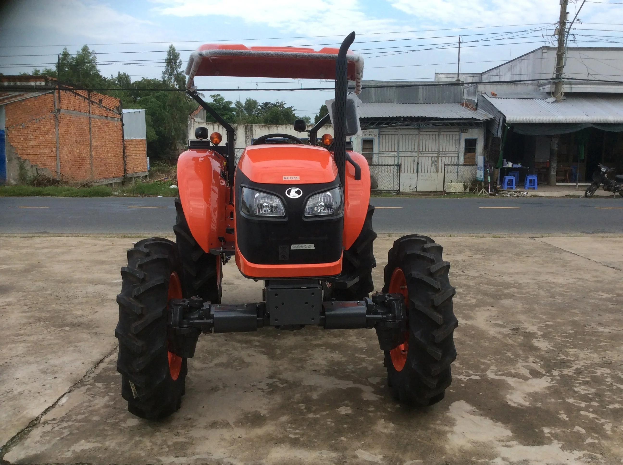 KUBOTA GENUINE TRACTOR M-6040 SU FROM JAPAN