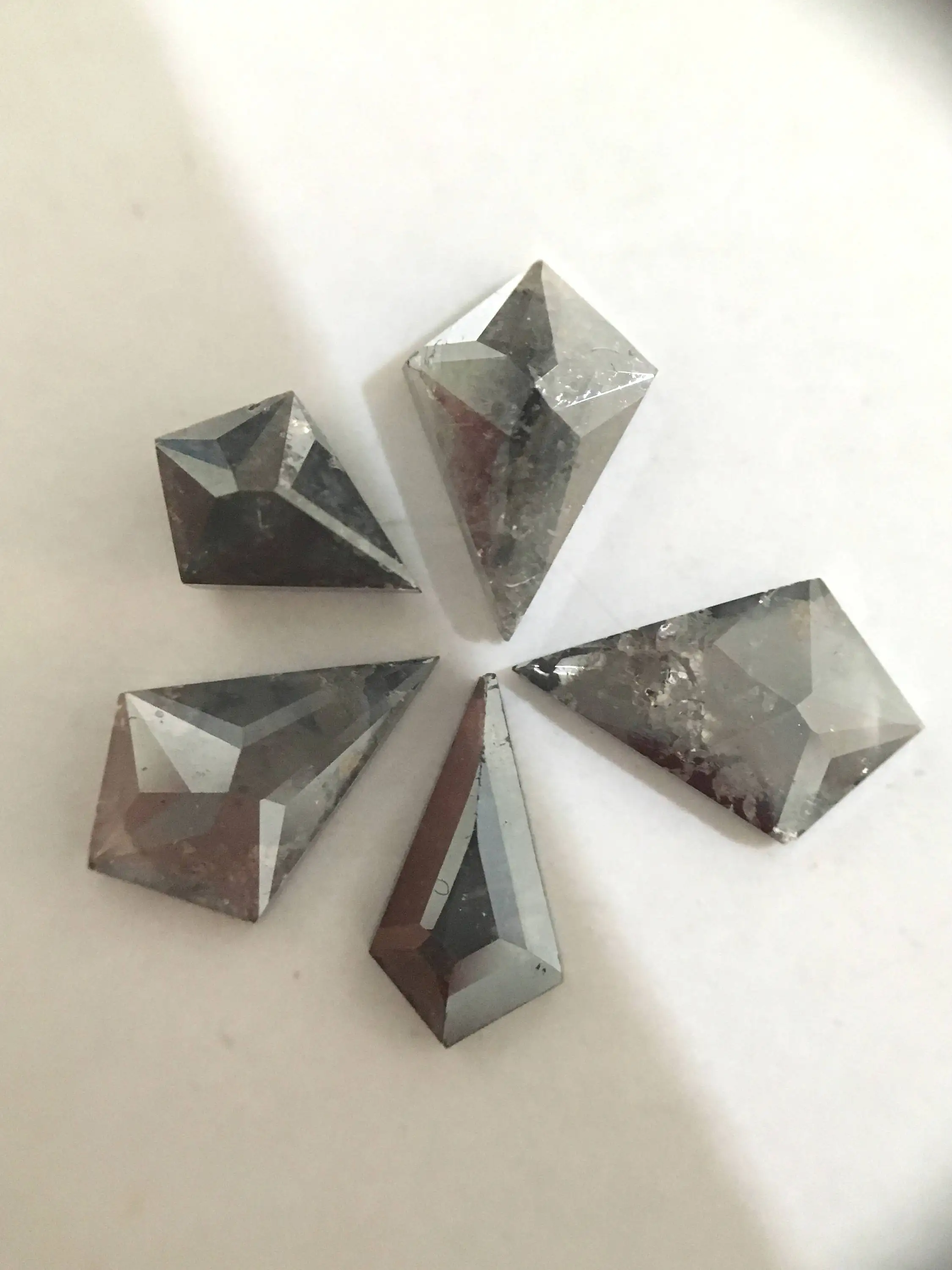 Kite Natural 2.20 Ct Antique Loose Diamonds Gemone Diamonds 2.20 Ct,2.20 Carat Kite Shape,round Brilliant Cut Grey,grey I3,I3 ZA