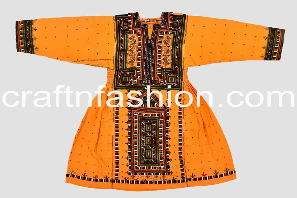 Вышитая вручную туника-балочи/Курта-винтажная вышитая вручную туника-Античная банджара ручной работы Kuchi платье