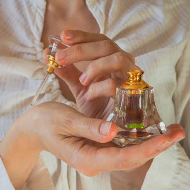 
Agarwood/Aloeswood/Eaglewood/Gaharu/Oud, Oudh Oil 100% high quality (Sweet Smell) 