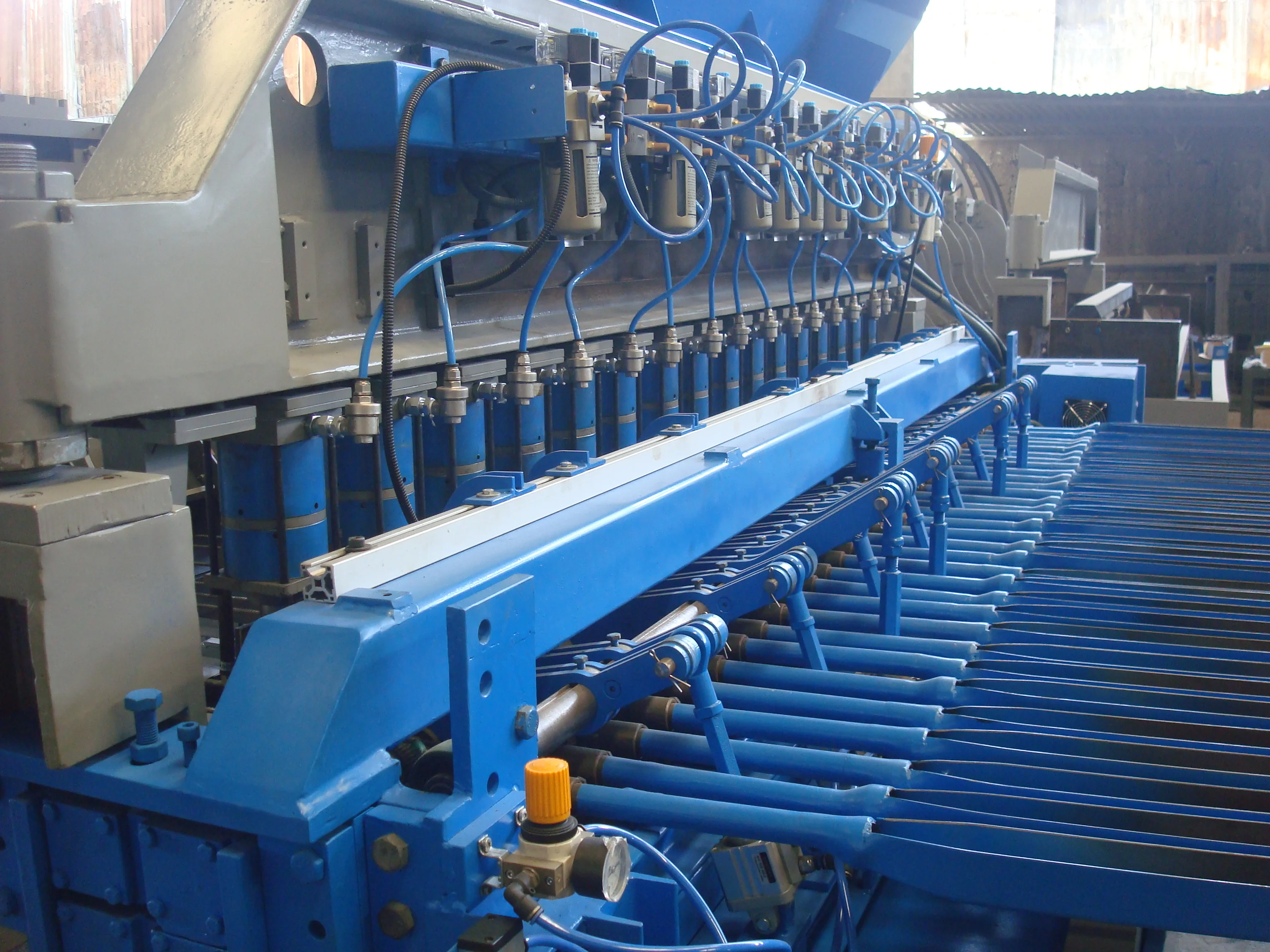 
Wire Mesh Making Machine 