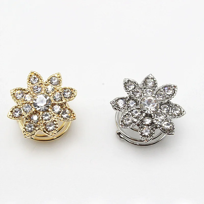 Зажим для волос из серебристого металла