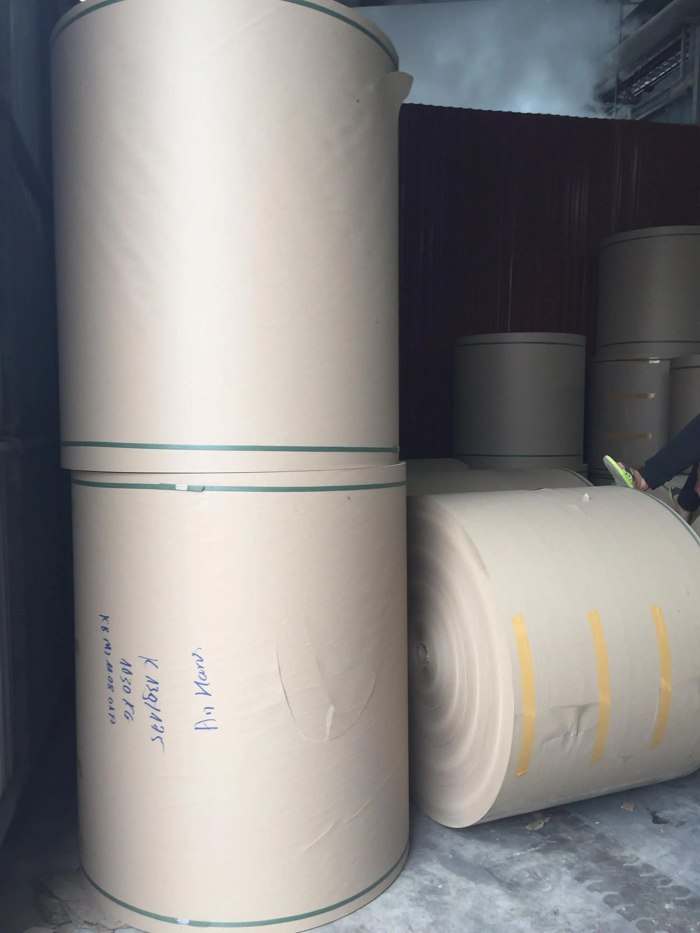 cheap medium paper board recyclable paper roll core board paper manufacturer
